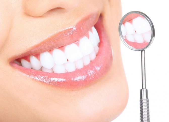 Физиогномисты считают идеальными белые ровные зубы