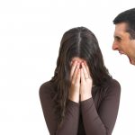 Муж не уважает жену – признаки и что делать