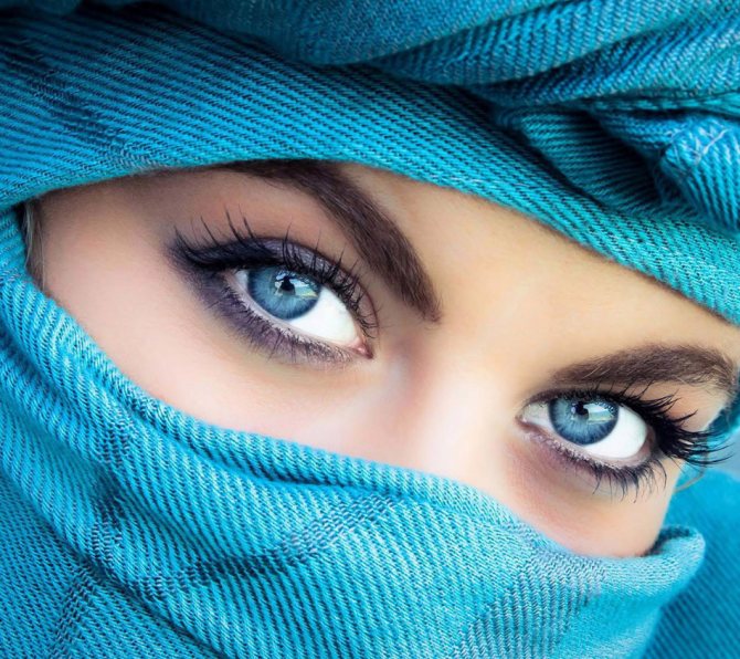 По мнению физиогномистов, люди с голубыми глазами покладисты и способны создавать красивые вещи