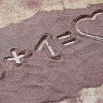 Рисунок на песке про любовь
